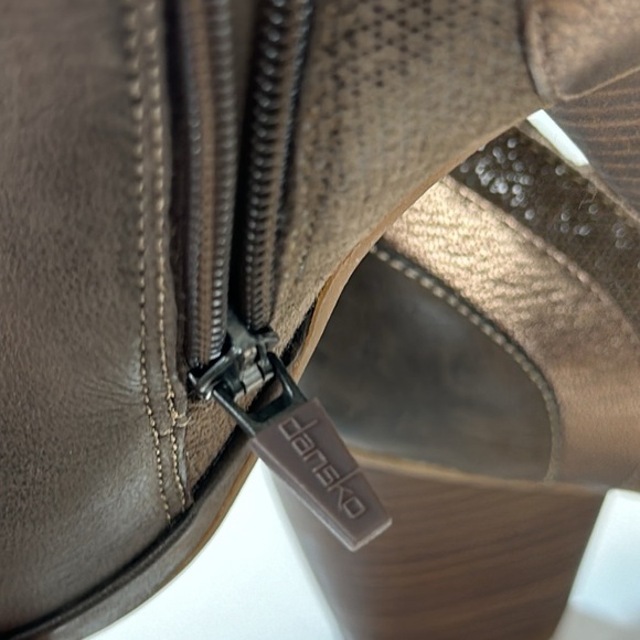 Dansko Marcia Brown Leather Ankle Booties Size 40(9.5-10) - Picture 13 of 15